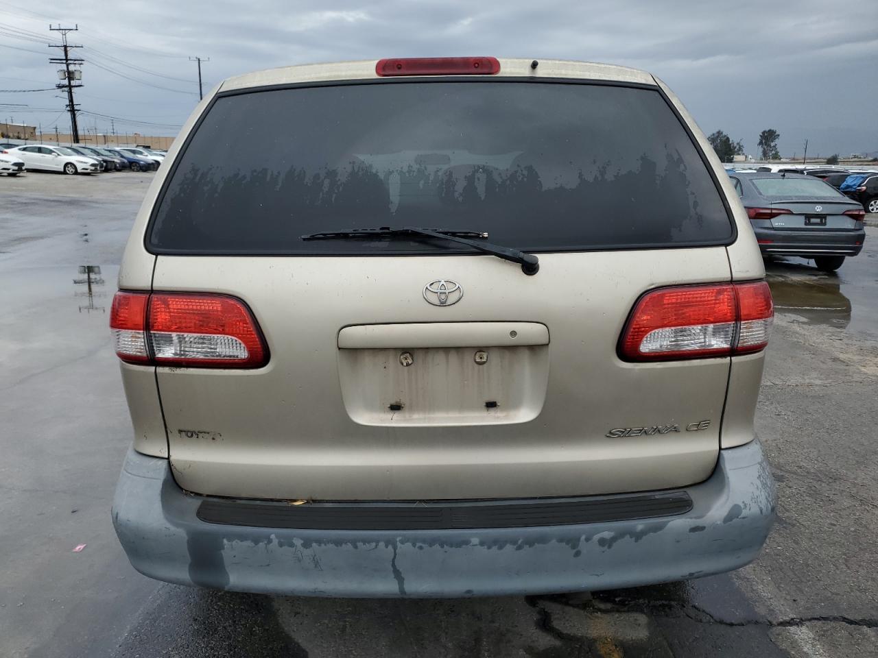 2001 Toyota Sienna Ce VIN: 4T3ZF19C61U360086 Lot: 81200935
