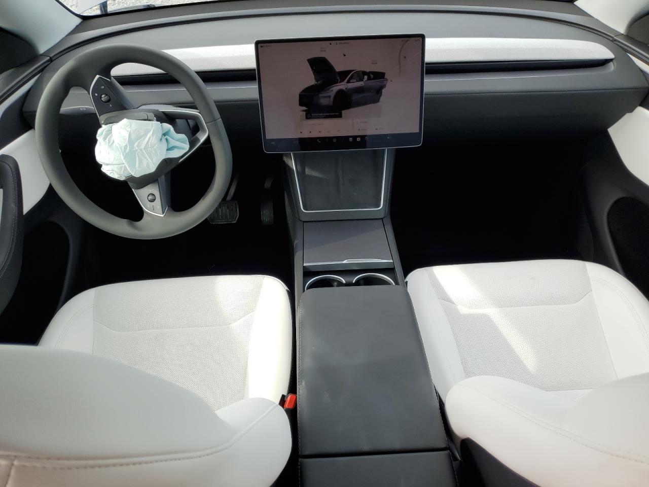 2026 Tesla Model Y VIN: 7SAYGDEE9TA464906 Lot: 81733835