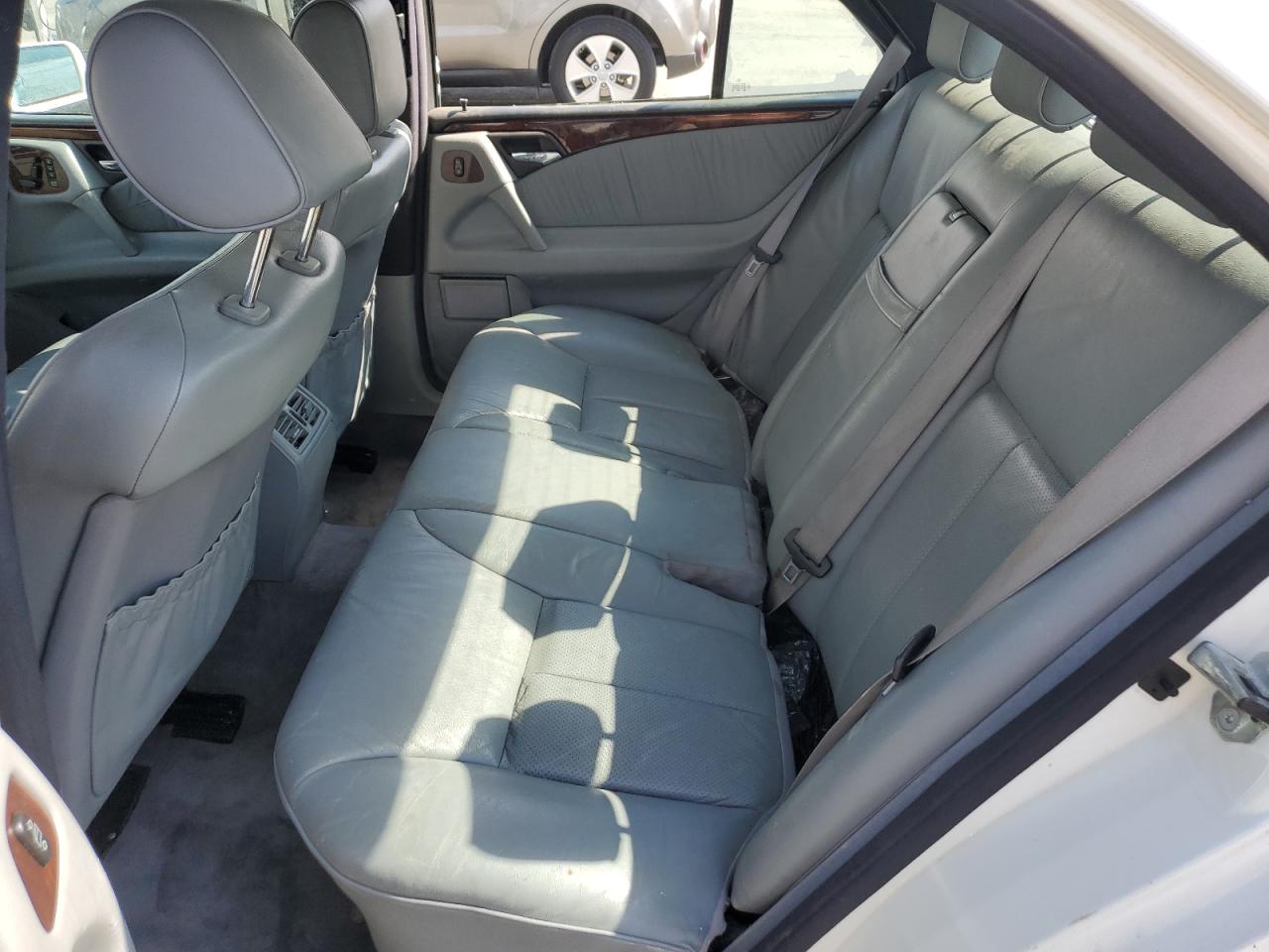 1998 Mercedes-Benz E 320 VIN: WDBJF65F9WA499871 Lot: 80215255