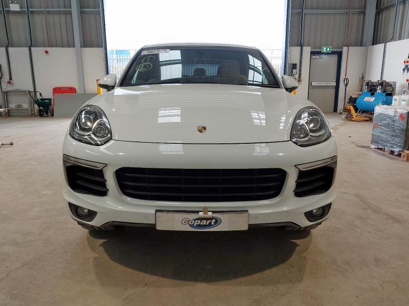 2016 PORSCHE CAYENNE 