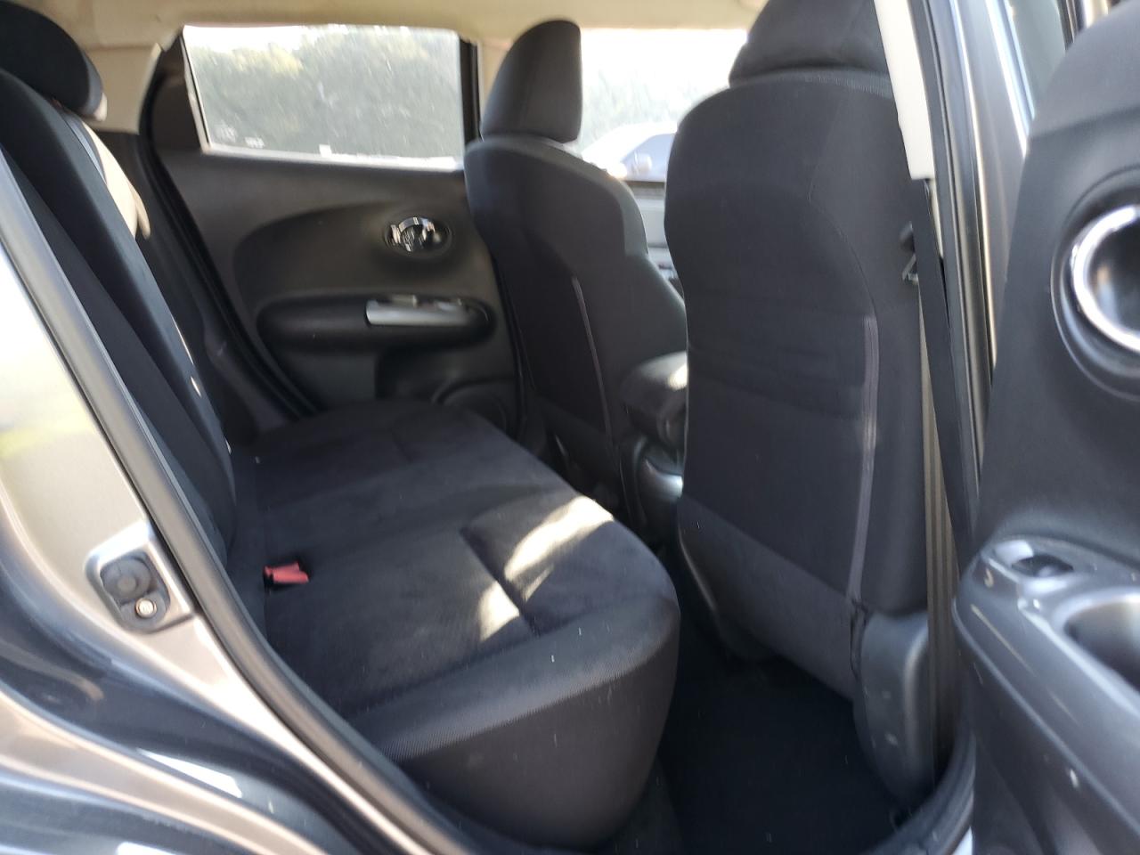 2014 Nissan Juke S VIN: JN8AF5MR8ET450465 Lot: 81863965