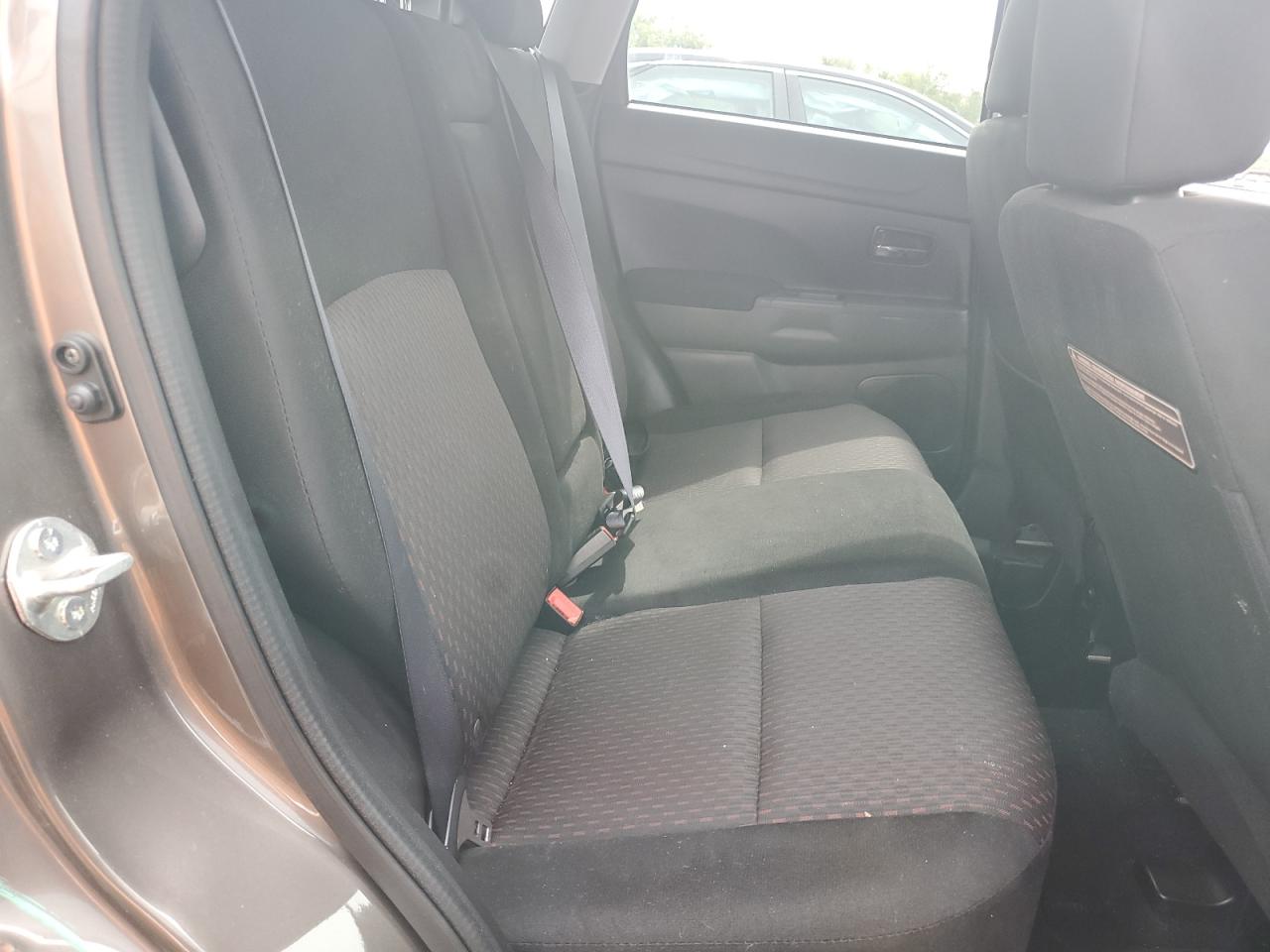 2018 Mitsubishi Outlander Sport Es VIN: JA4AP3AU5JU015214 Lot: 81126155