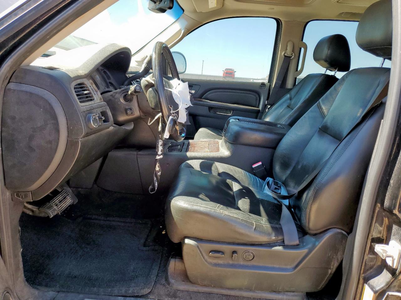 2010 GMC Yukon Xl Denali VIN: 1GKUKMEF2AR275130 Lot: 81749835