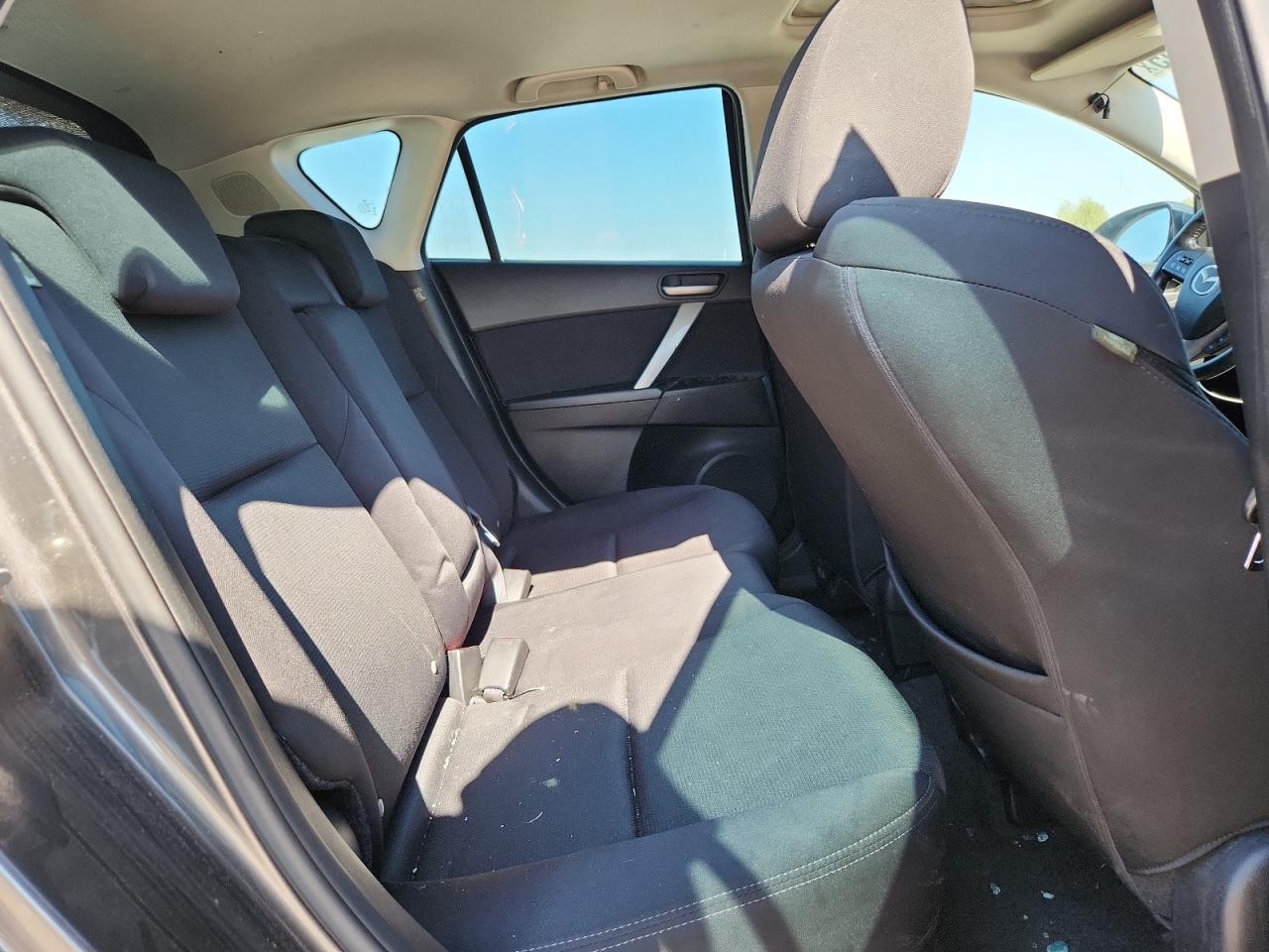 2010 Mazda 3 S VIN: JM1BL1H61A1313777 Lot: 70851605