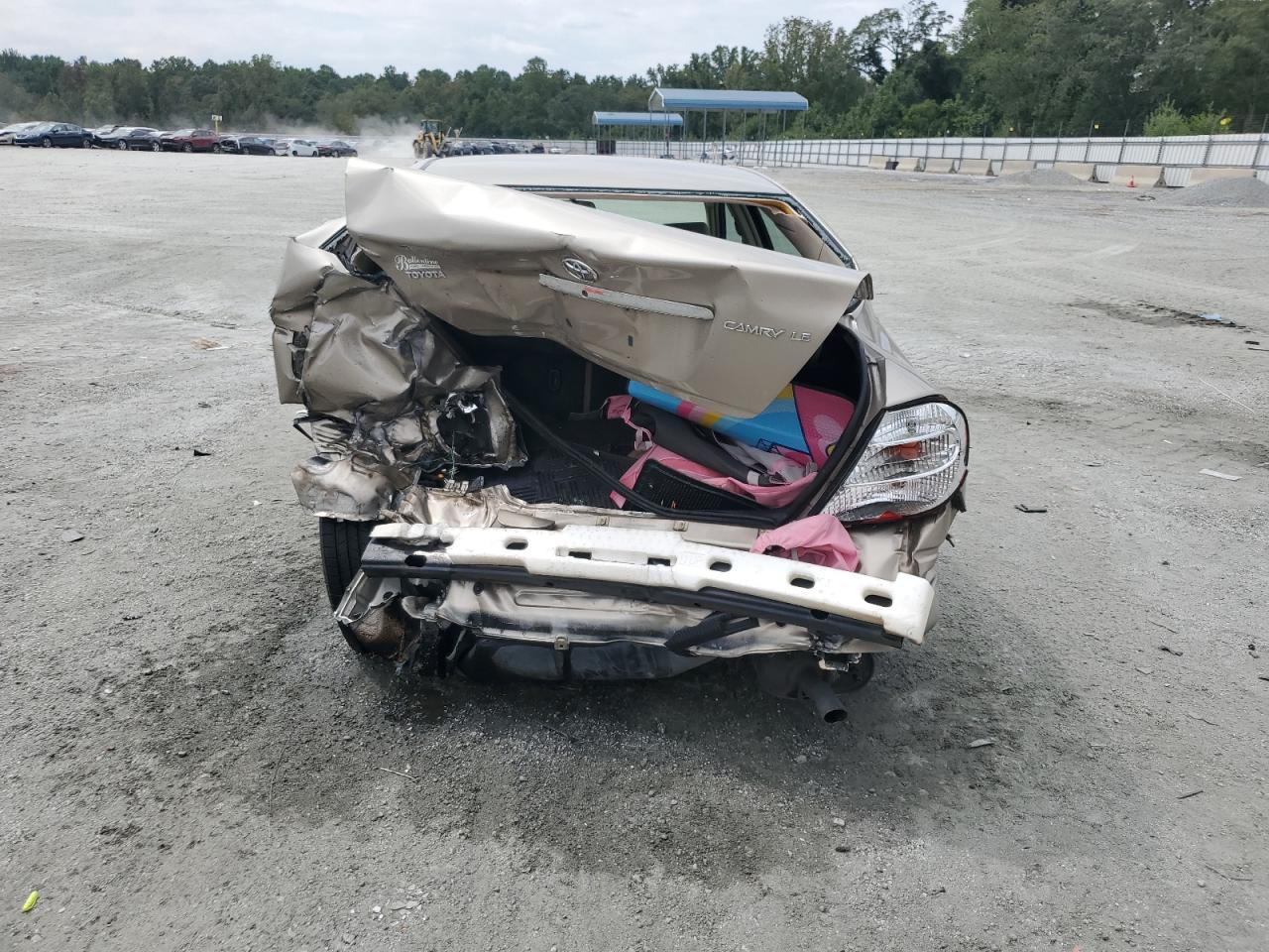 2003 Toyota Camry Le VIN: 4T1BE32K93U764142 Lot: 71345285