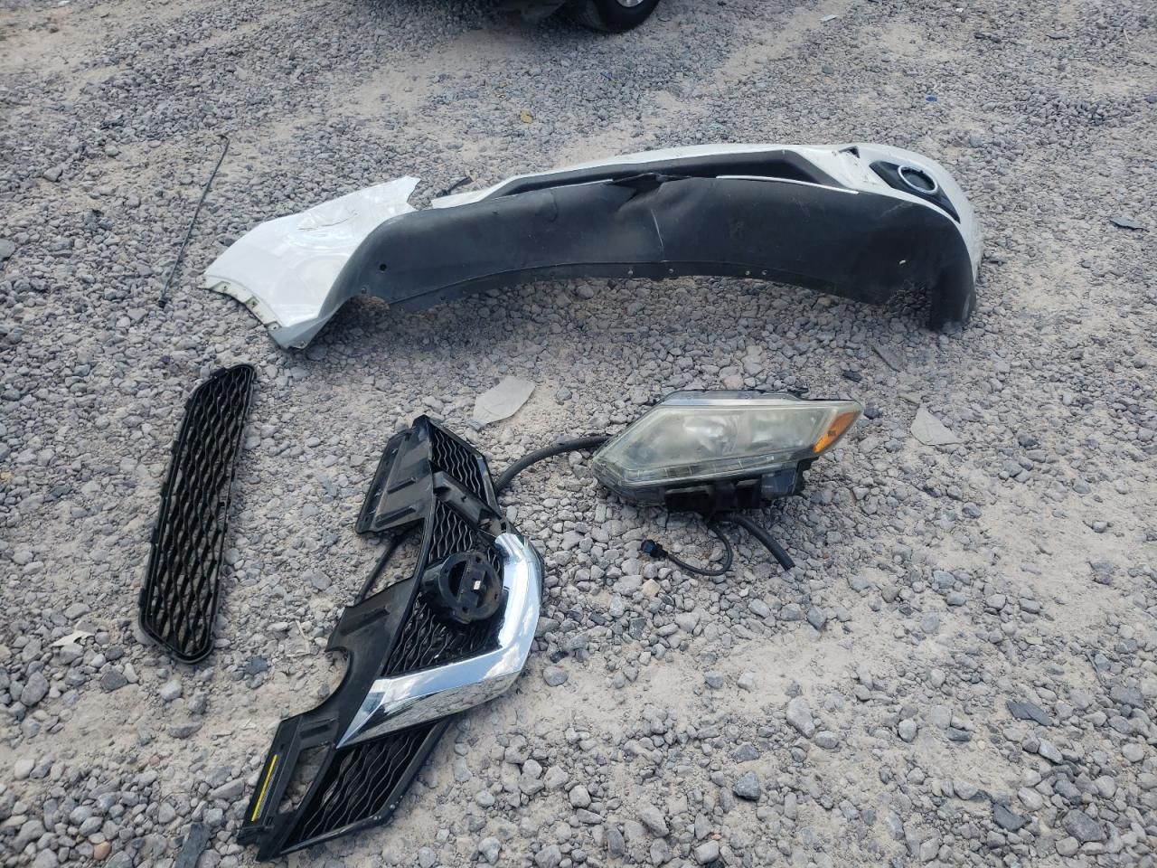 2015 Nissan Rogue S VIN: 5N1AT2MK4FC860814 Lot: 83946215