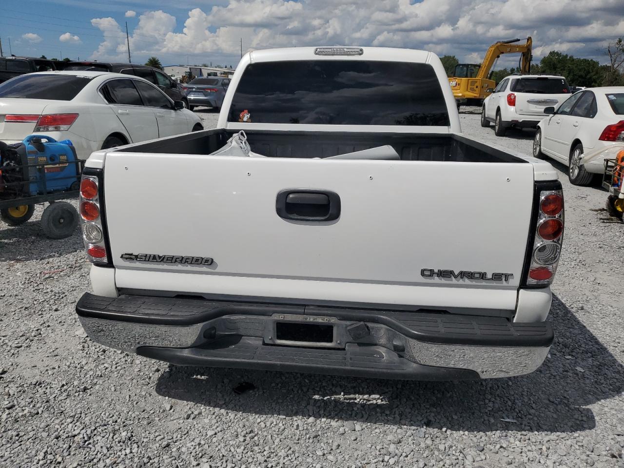 2005 Chevrolet Silverado C1500 VIN: 2GCEC13T351335712 Lot: 83830525