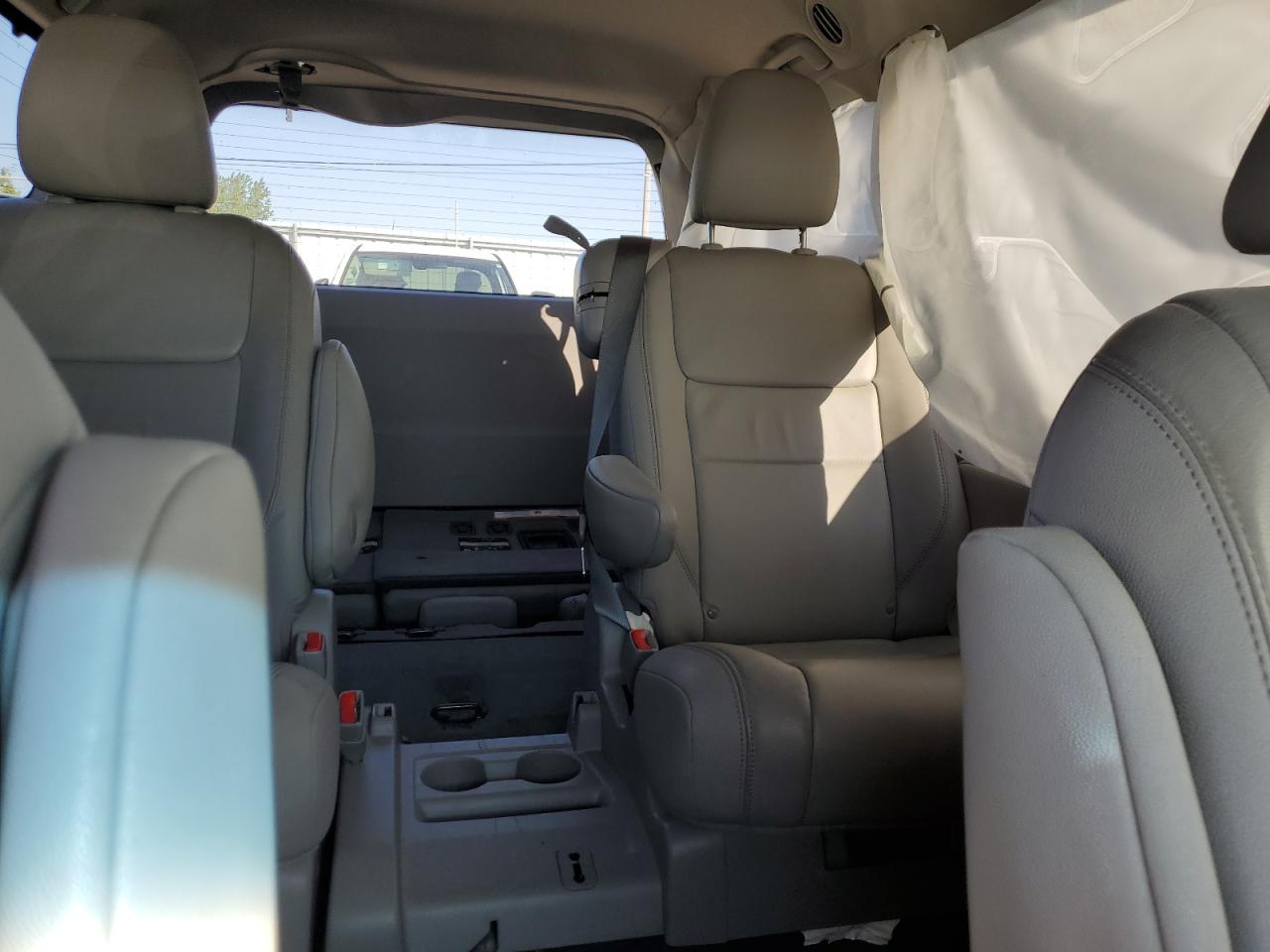 2016 Toyota Sienna Xle VIN: 5TDYK3DC9GS727650 Lot: 81843285