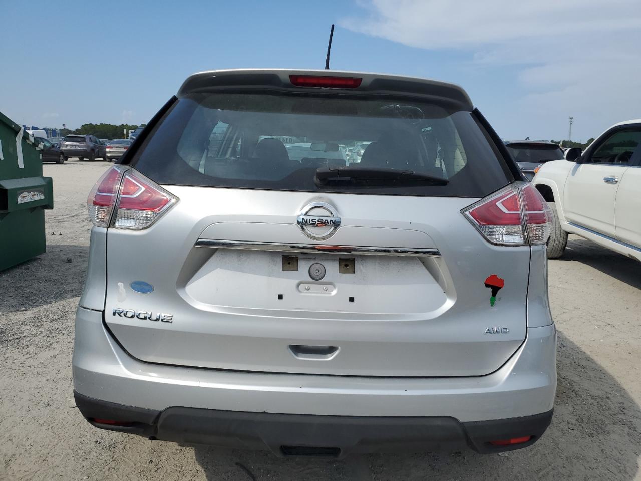 2015 Nissan Rogue S VIN: KNMAT2MV5FP588166 Lot: 81410795