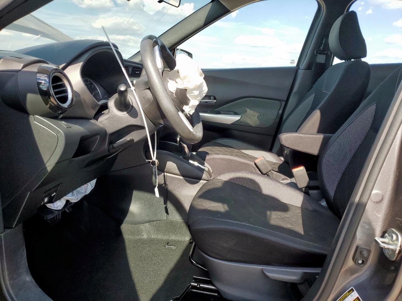 2018 Nissan Kicks S VIN: 3N1CP5CU6JL509408 Lot: 81933655