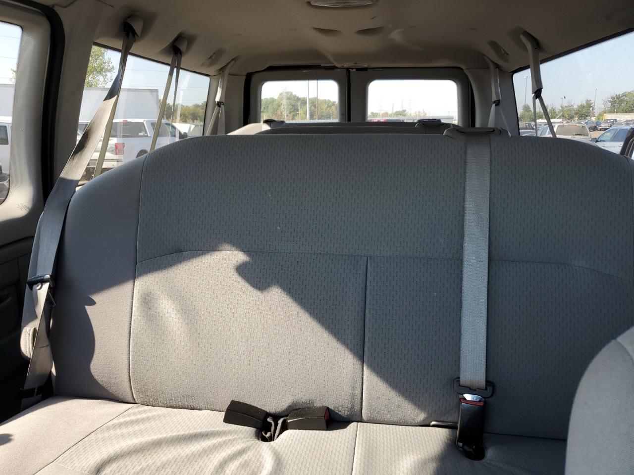 2011 Ford Econoline E350 Super Duty Wagon VIN: 1FBNE3BL0BDB12958 Lot: 81040055