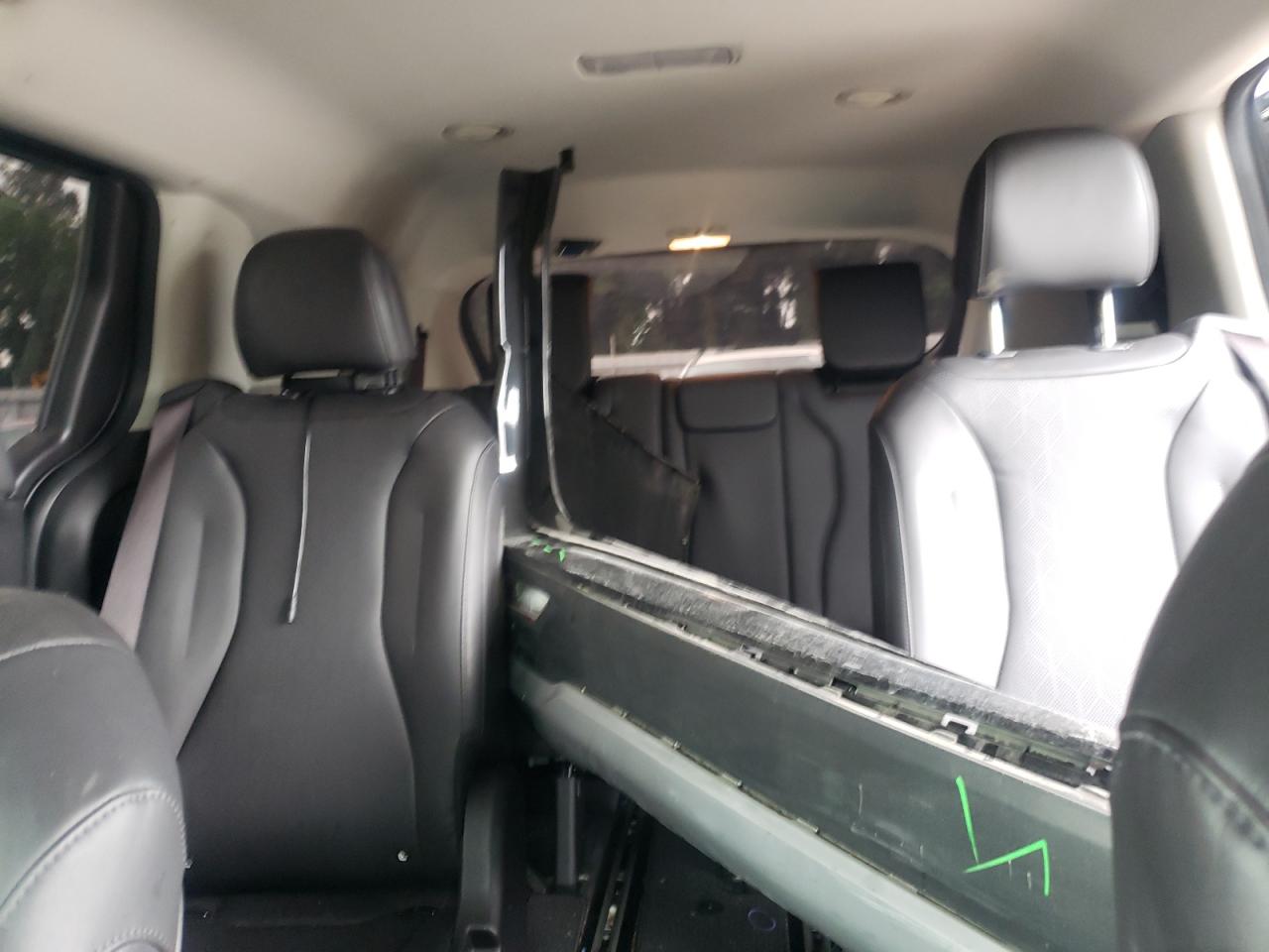 2022 Kia Carnival Lx VIN: KNDNB4H33N6122359 Lot: 80330275