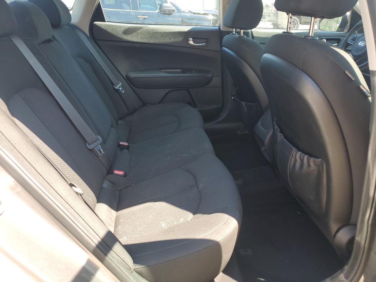 2017 Kia Optima Lx VIN: 5XXGT4L38HG165615 Lot: 70807415