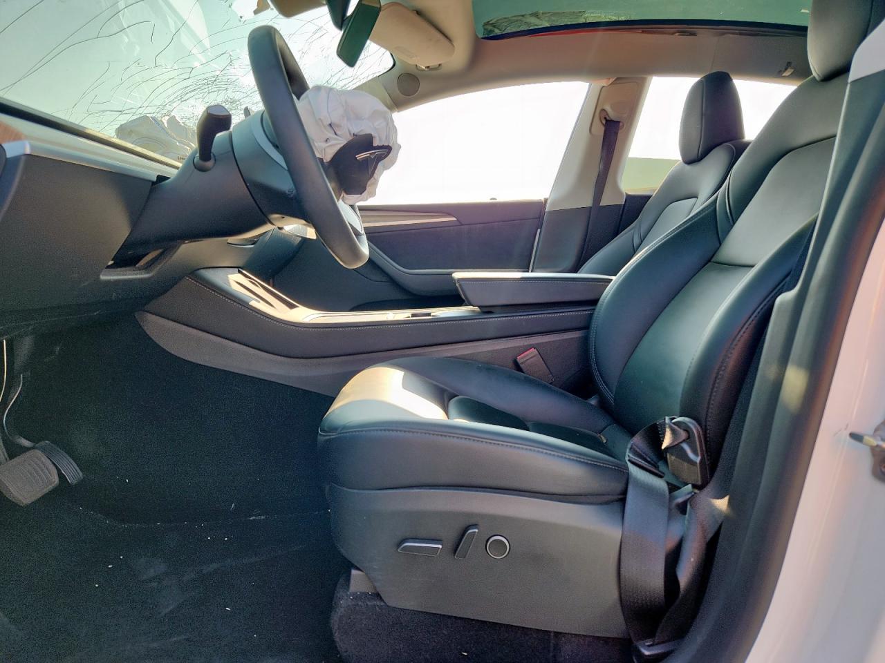 2023 Tesla Model Y VIN: 7SAYGDEE2PA114703 Lot: 71208315