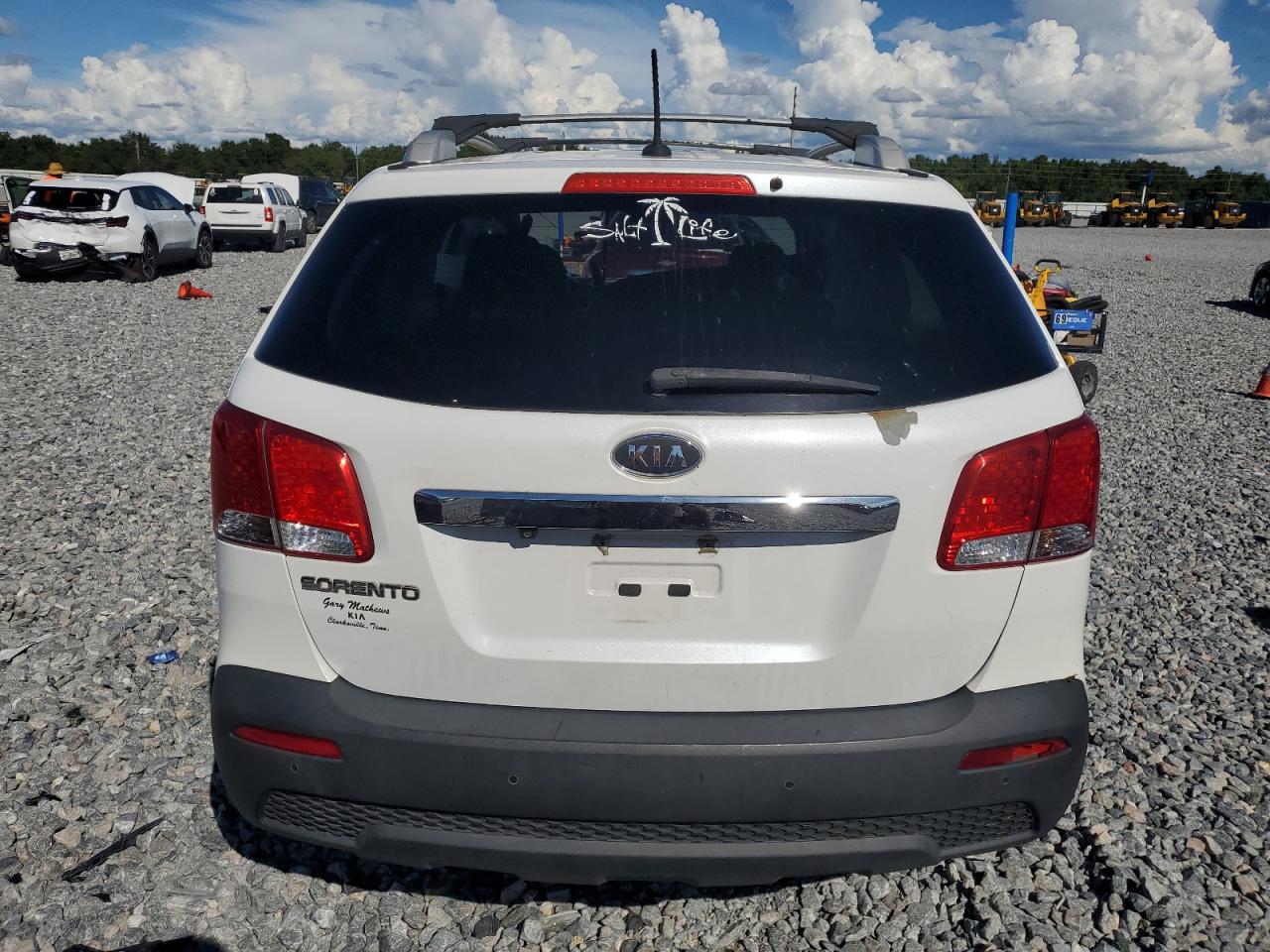 2011 Kia Sorento Base VIN: 5XYKT3A12BG135700 Lot: 81226935