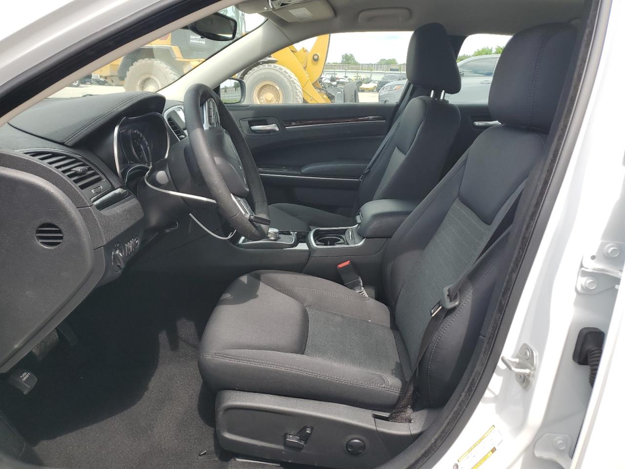 2023 Chrysler 300 Touring VIN: 2C3CCAAG1PH685402 Lot: 81105205