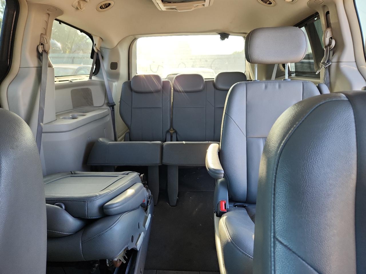 2008 Chrysler Town & Country Touring VIN: 2A8HR54PX8R776904 Lot: 81397955