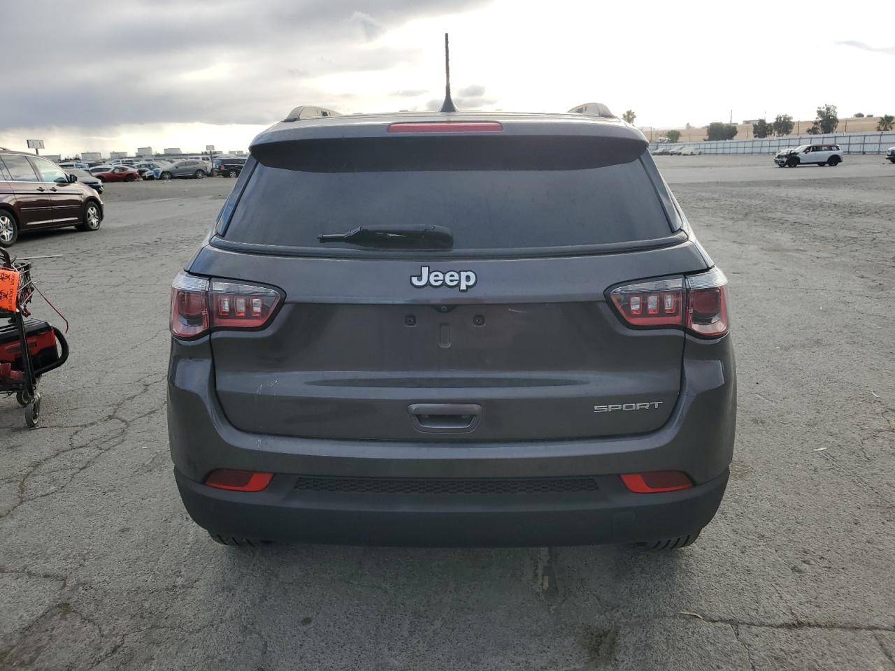 2018 Jeep Compass Sport VIN: 3C4NJCAB4JT139928 Lot: 71929575