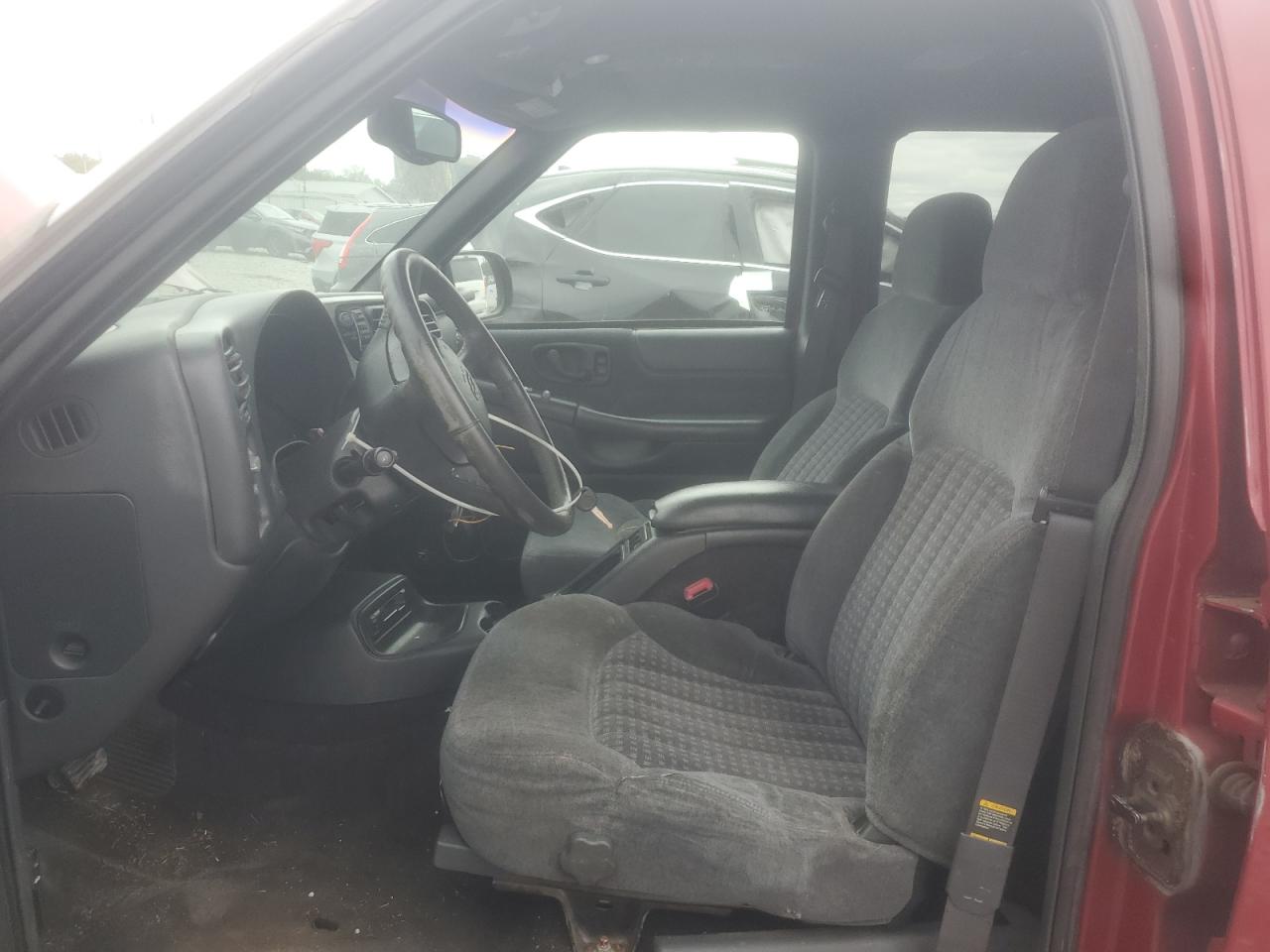 1999 Chevrolet Blazer VIN: 1GNDT13W8XK214240 Lot: 84738465