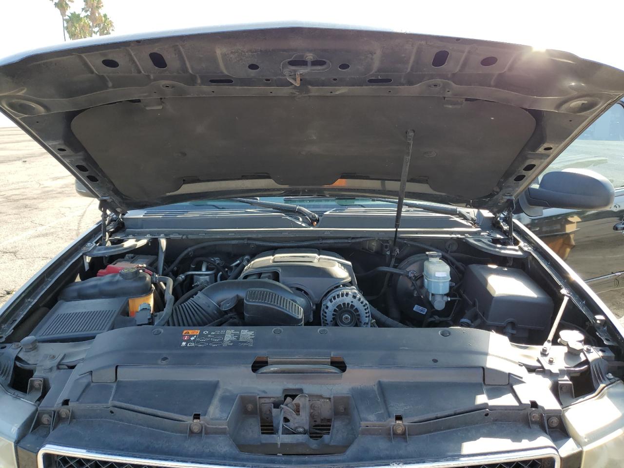 2012 Chevrolet Suburban C1500 Lt VIN: 1GNSCJE04CR315325 Lot: 81784645