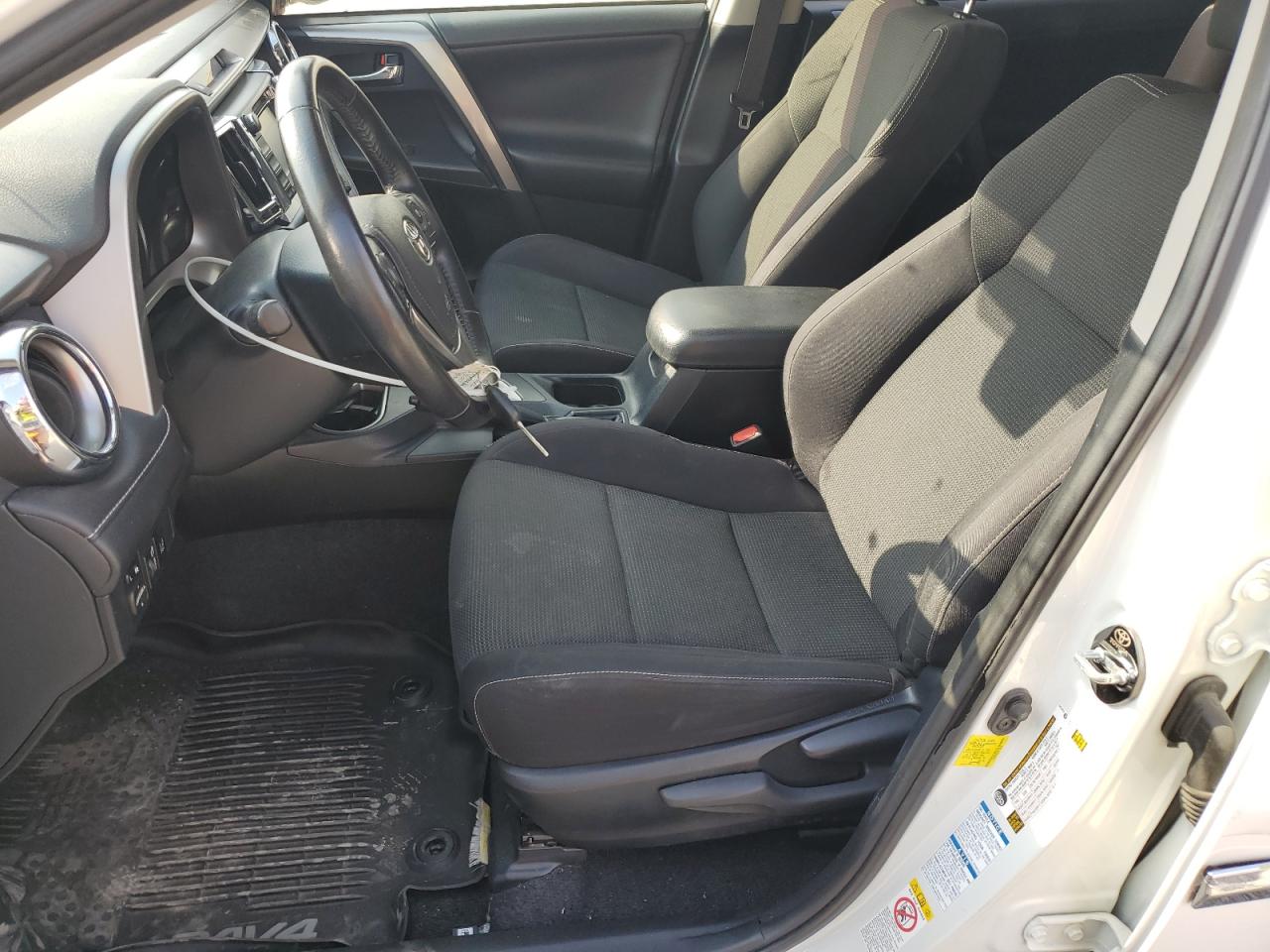 2017 Toyota Rav4 Xle VIN: JTMRFREV0HJ135936 Lot: 81009715