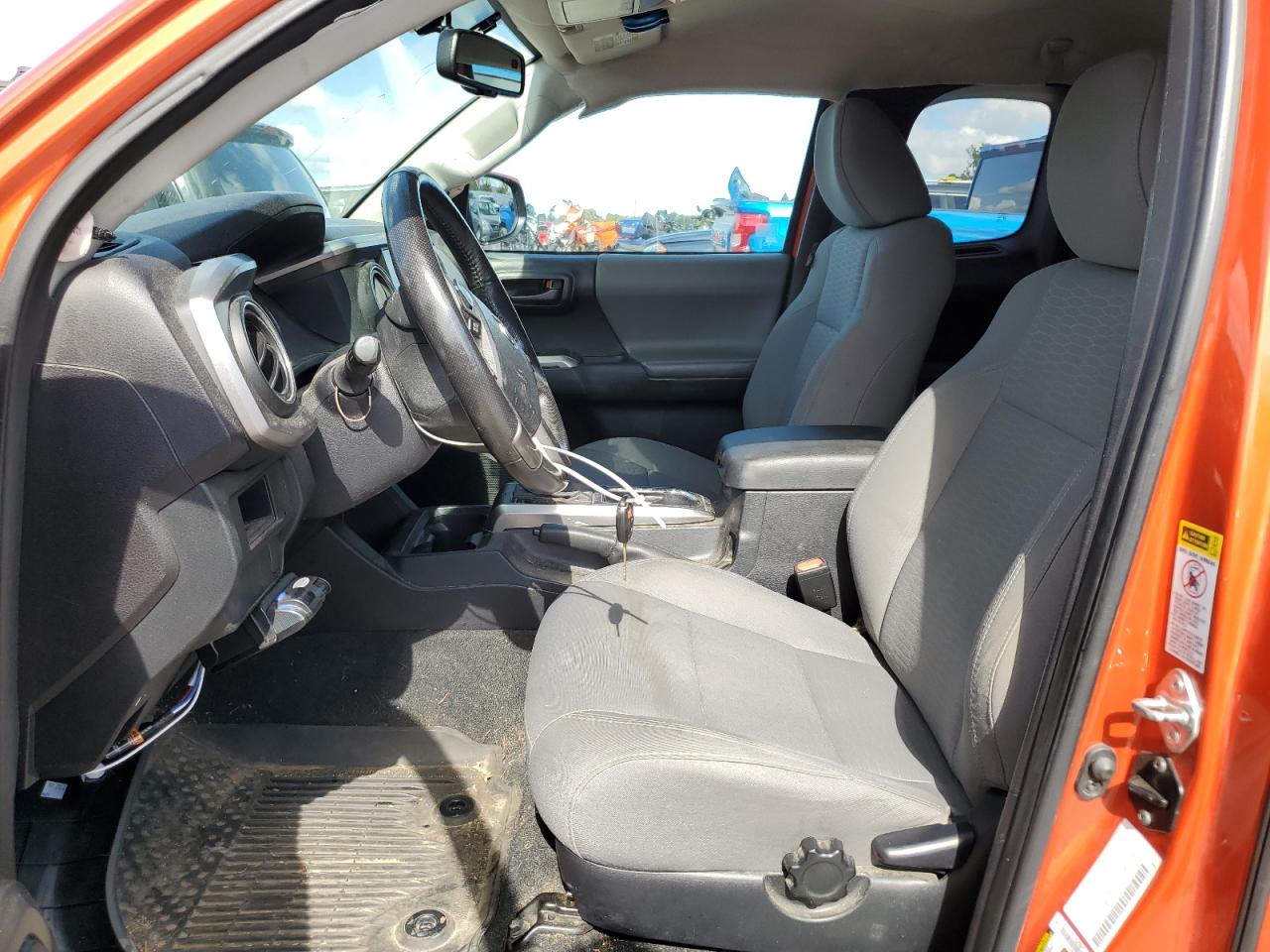 2017 Toyota Tacoma Access Cab VIN: 5TFSZ5AN1HX064153 Lot: 82153785