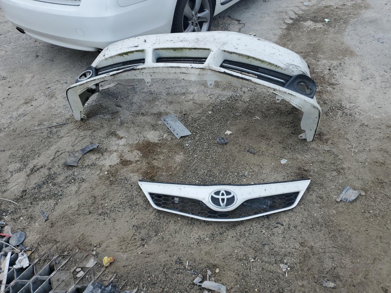 2014 Toyota Camry L VIN: 4T1BF1FK4EU421642 Lot: 84457235