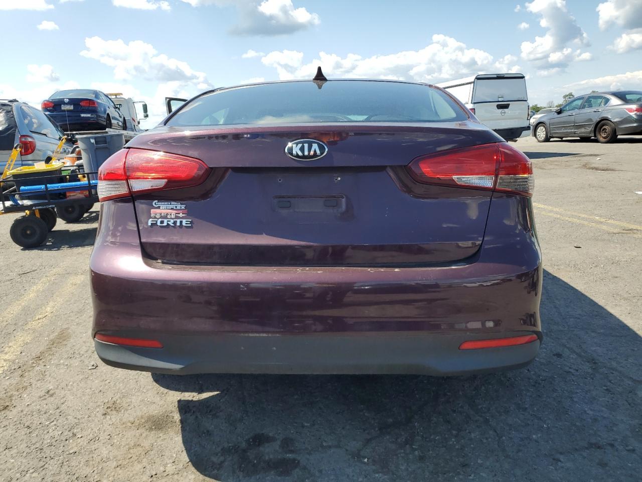 2017 Kia Forte Lx VIN: 3KPFK4A73HE083949 Lot: 80735915