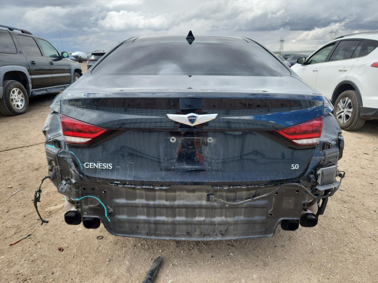 2015 Hyundai Genesis 5.0L VIN: KMHGN4JF2FU040491 Lot: 81205095