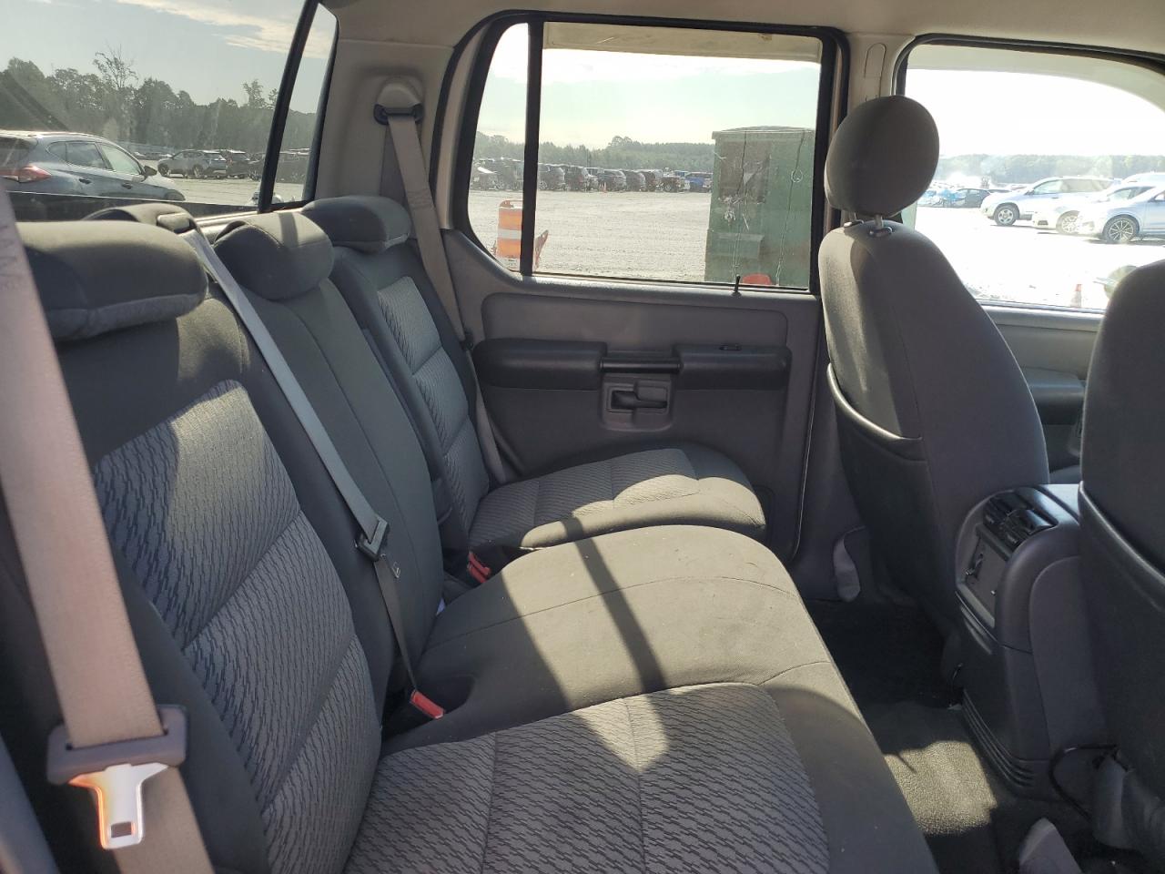 2005 Ford Explorer Sport Trac VIN: 1FMZU67K95UA13153 Lot: 70939545