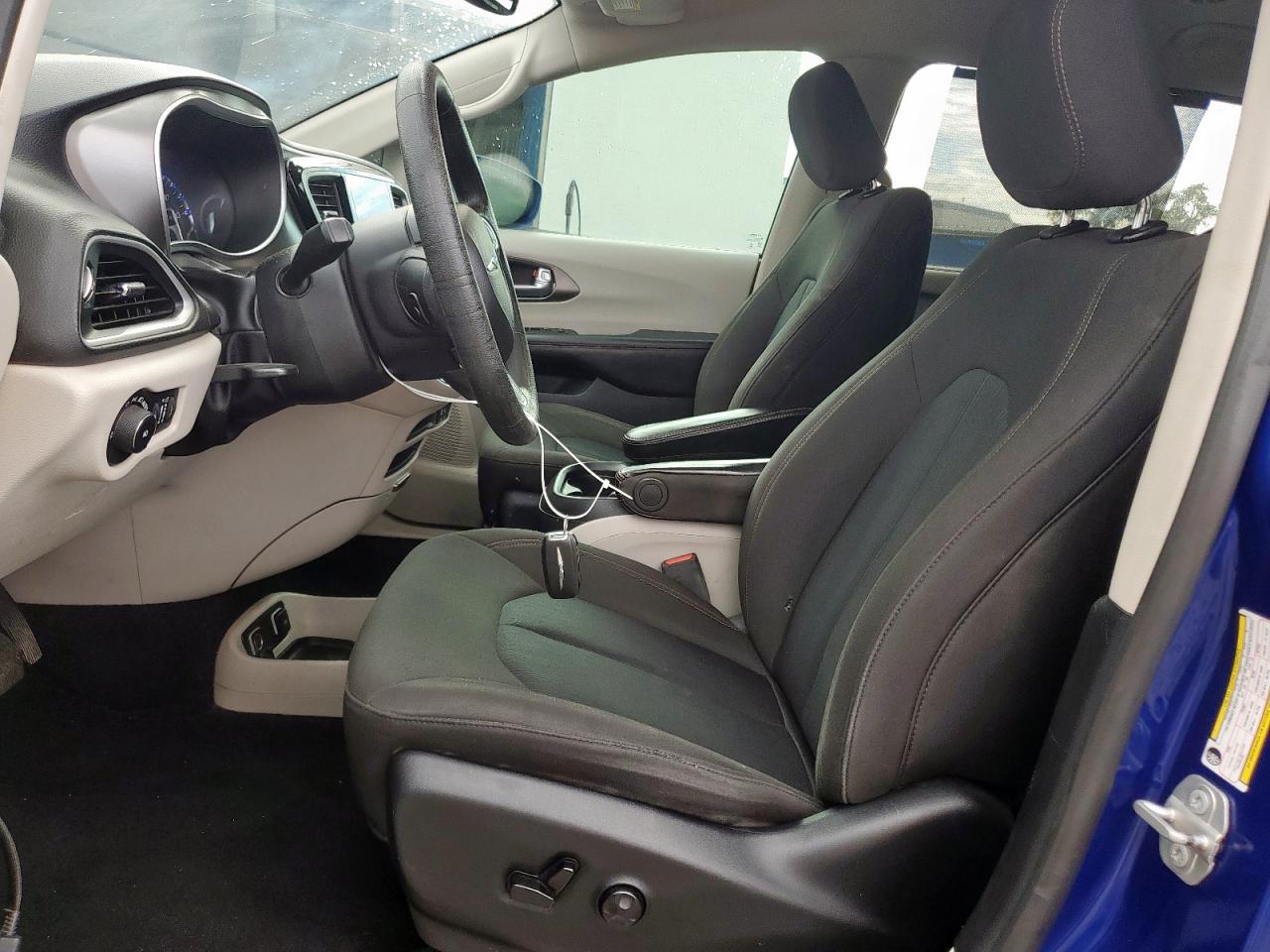 2020 Chrysler Pacifica Touring VIN: 2C4RC1FG4LR138790 Lot: 81315485