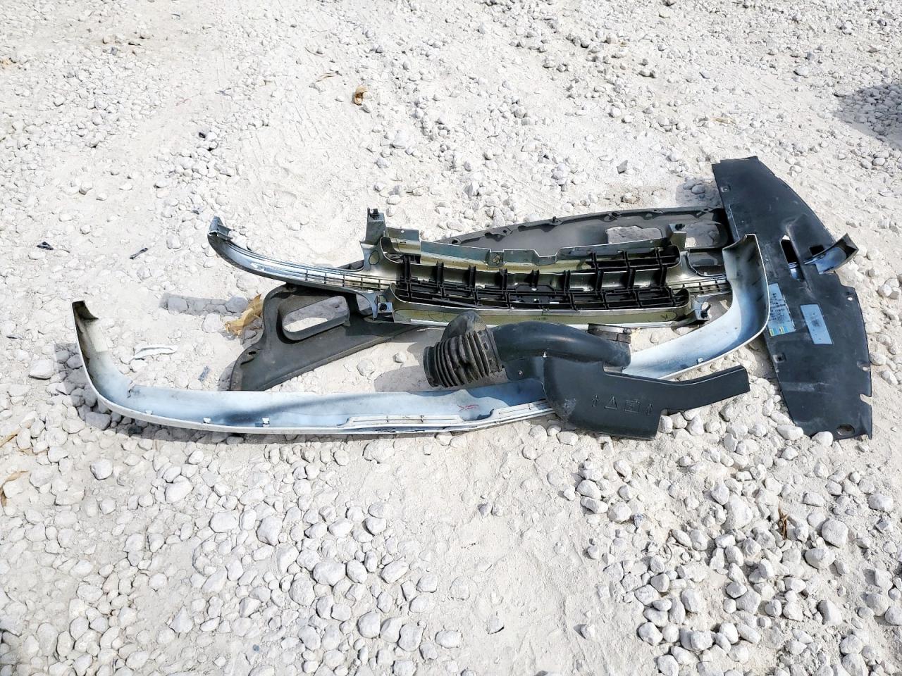 2002 Chevrolet Suburban C1500 VIN: 3GNEC16Z52G273739 Lot: 84587565