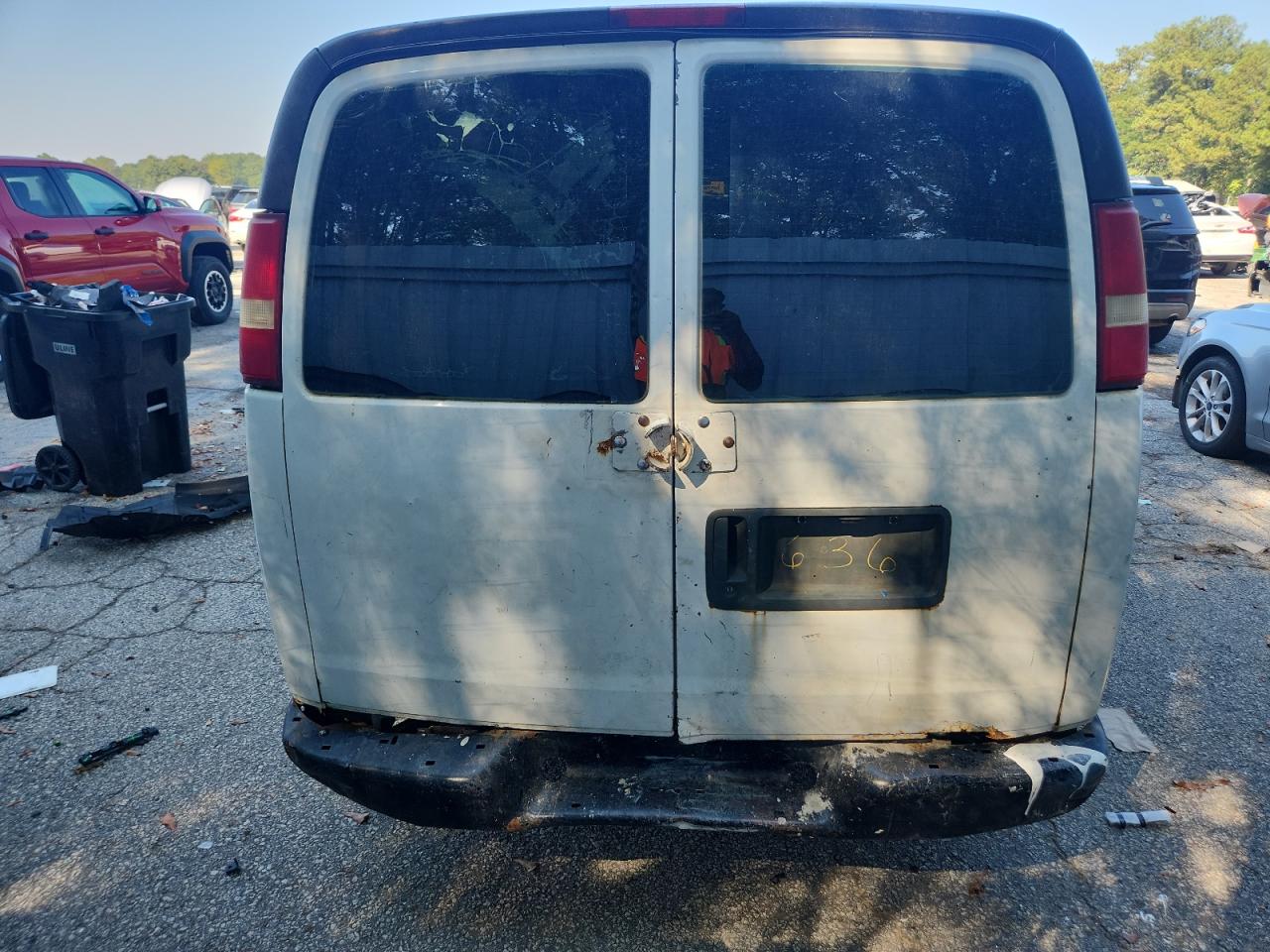 2004 Chevrolet Express G3500 VIN: 1GCHG39U141222147 Lot: 81264625