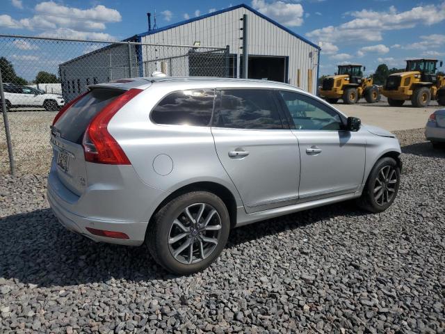  VOLVO XC60 2017 Серебристый