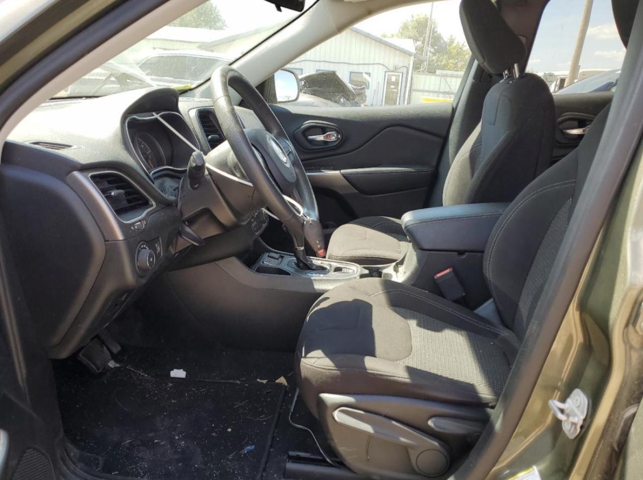 2019 Jeep Cherokee Latitude VIN: 1C4PJLCB5KD357504 Lot: 70895145