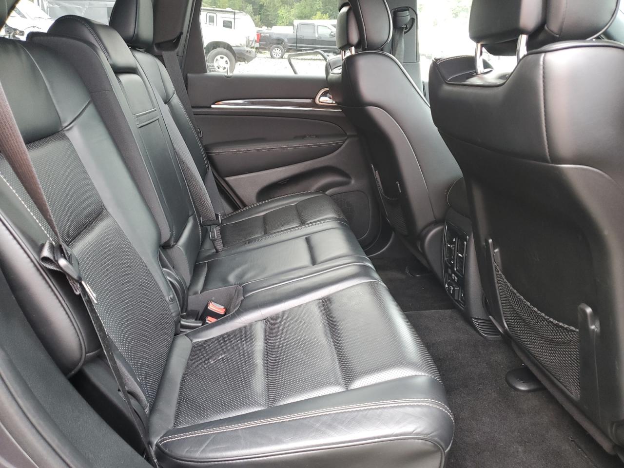 2015 Jeep Grand Cherokee Overland VIN: 1C4RJFCG1FC688131 Lot: 71348235