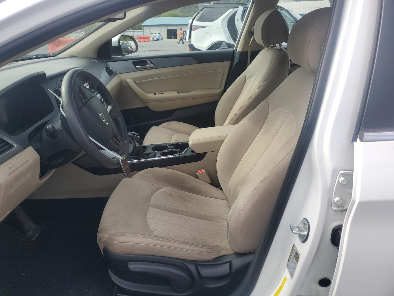 2017 Hyundai Sonata Hybrid VIN: KMHE24L16HA056246 Lot: 81127175