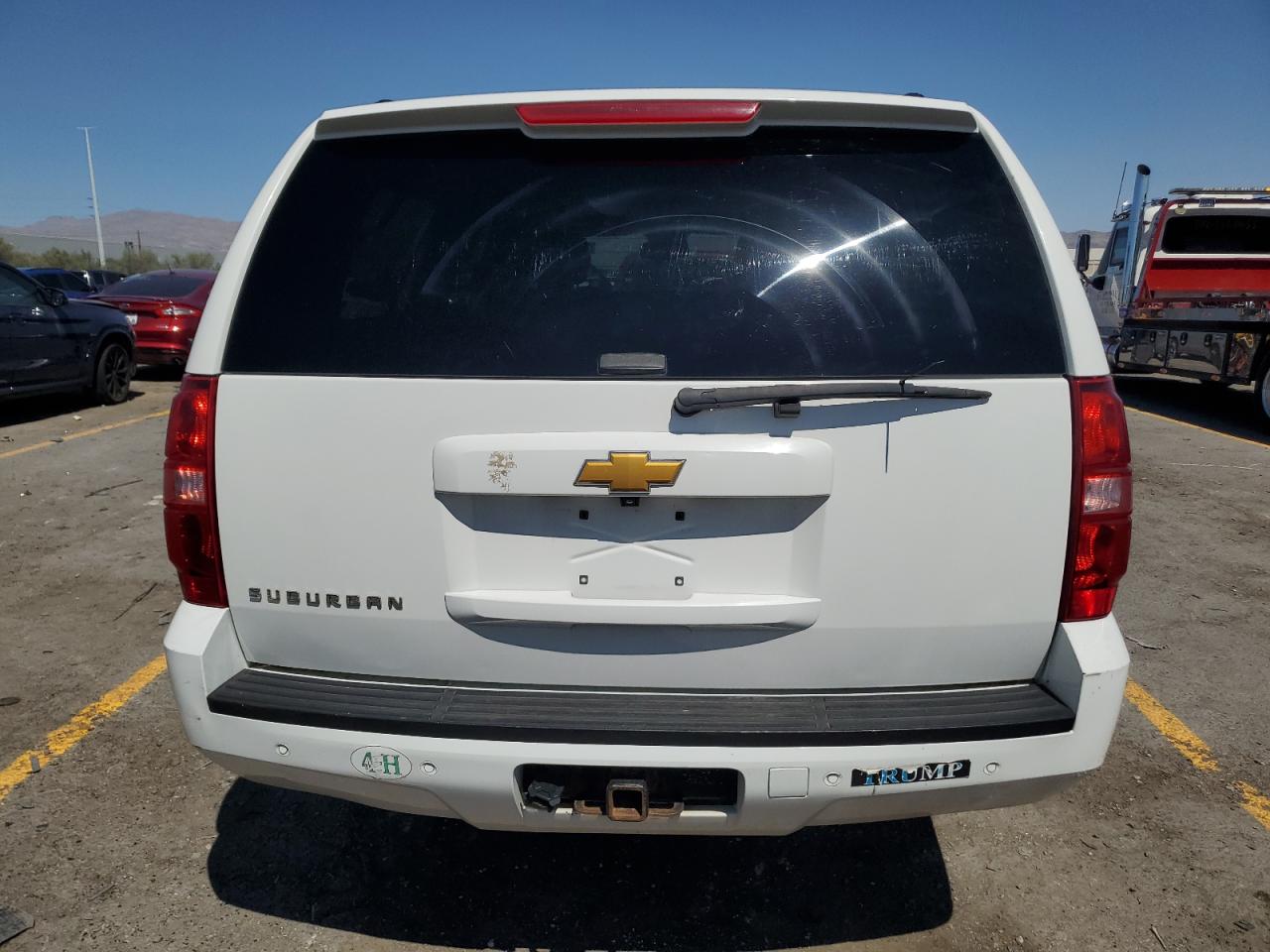 2014 Chevrolet Suburban K1500 Lt VIN: 1GNSKJE74ER210948 Lot: 70897705