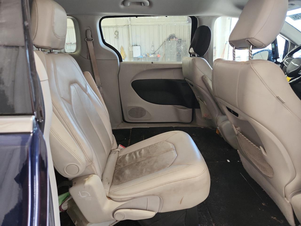 2018 Chrysler Pacifica Touring L VIN: 2C4RC1BG0JR171000 Lot: 81155575