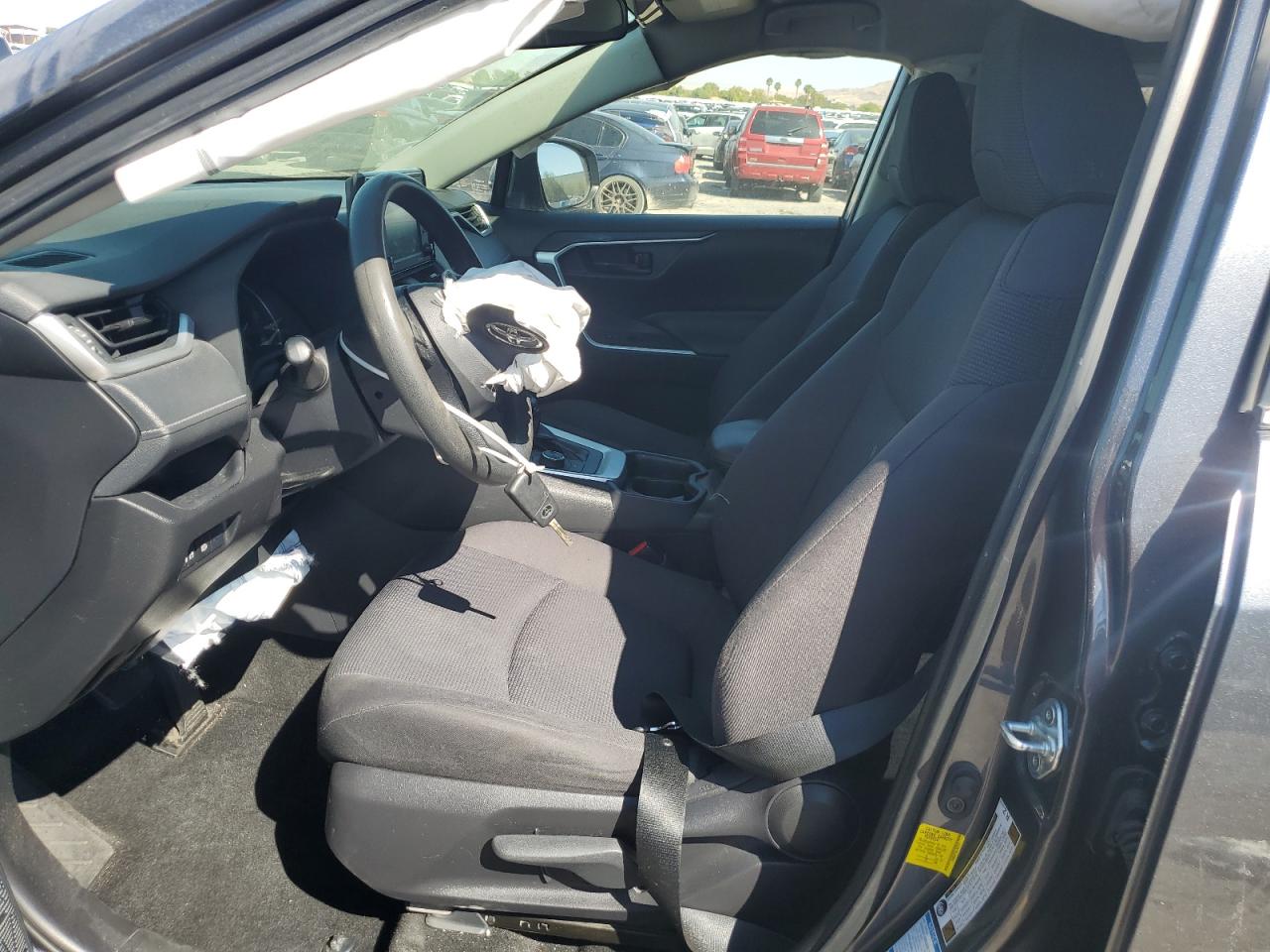 2020 Toyota Rav4 Le VIN: JTMMWRFV0LD047212 Lot: 80304075