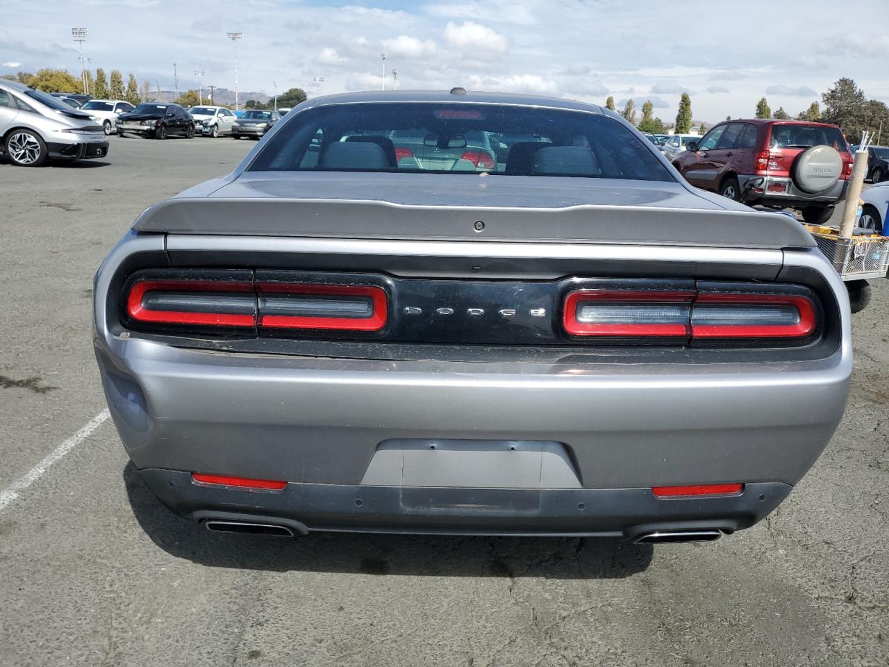 2015 Dodge Challenger Sxt VIN: 2C3CDZAT1FH805237 Lot: 84431925