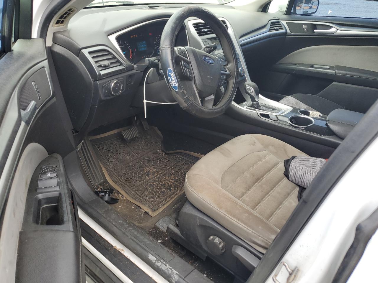 2013 Ford Fusion S VIN: 3FA6P0G70DR262878 Lot: 81832435