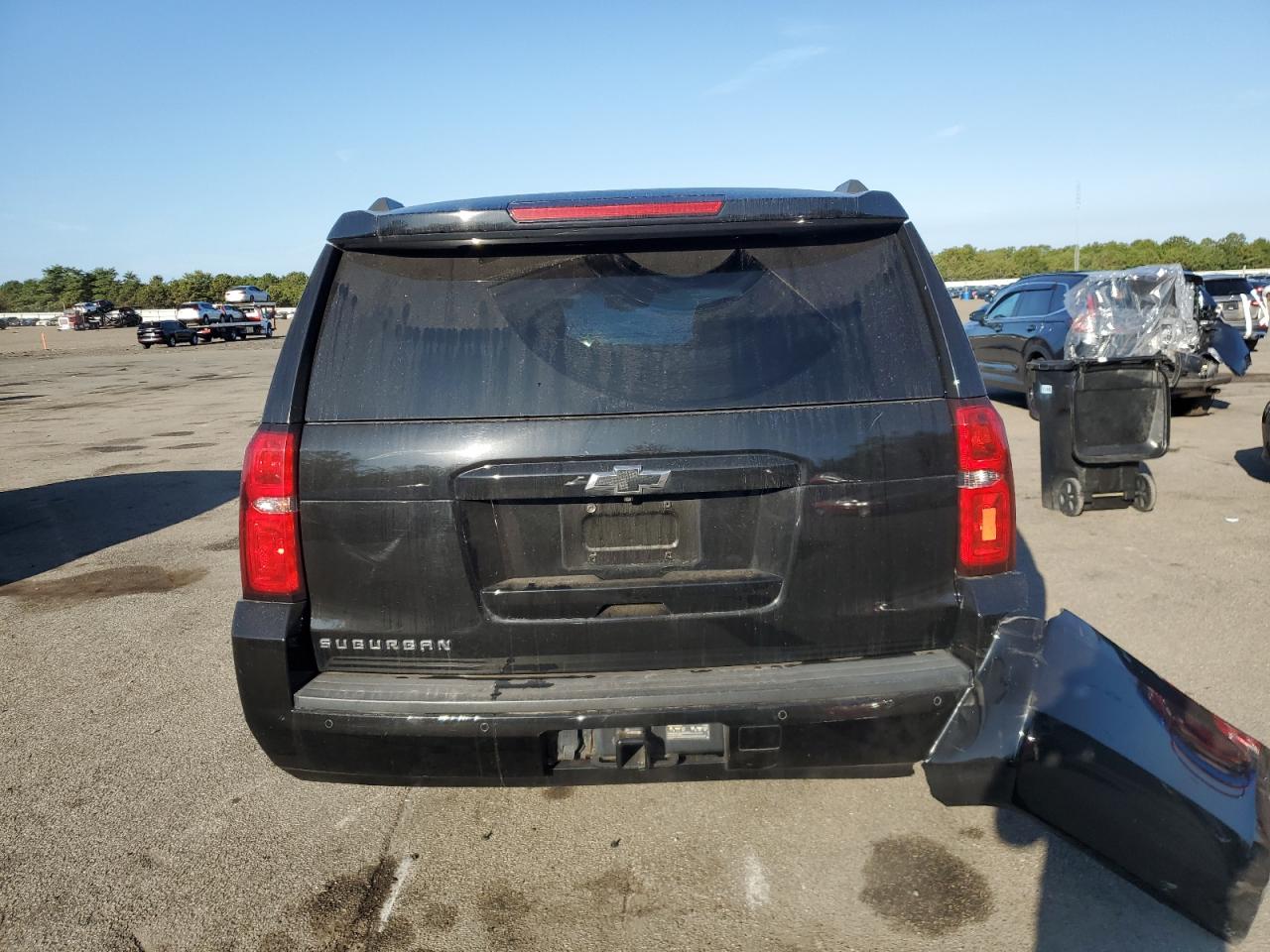 2017 Chevrolet Suburban K1500 Lt VIN: 1GNSKHKC8HR230442 Lot: 81495125