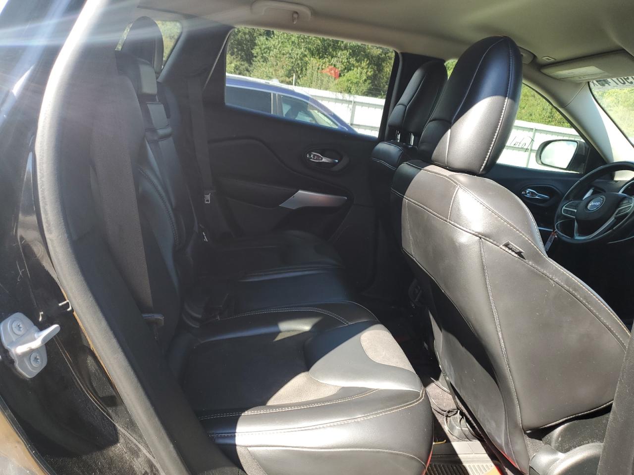 2018 Jeep Cherokee Latitude Plus VIN: 1C4PJLLB7JD533760 Lot: 84196715