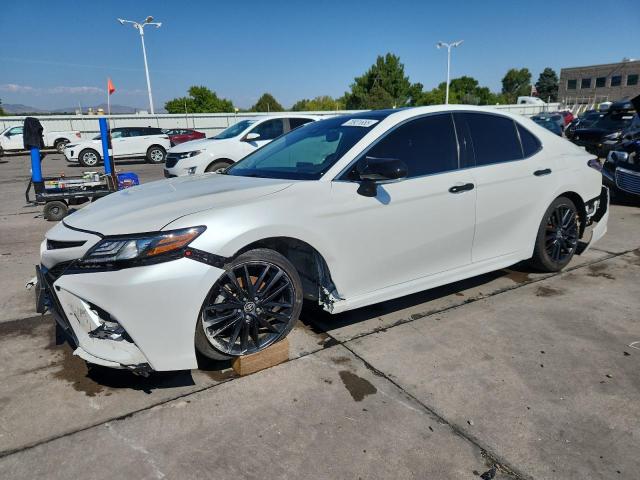  TOYOTA CAMRY 2022 Белы