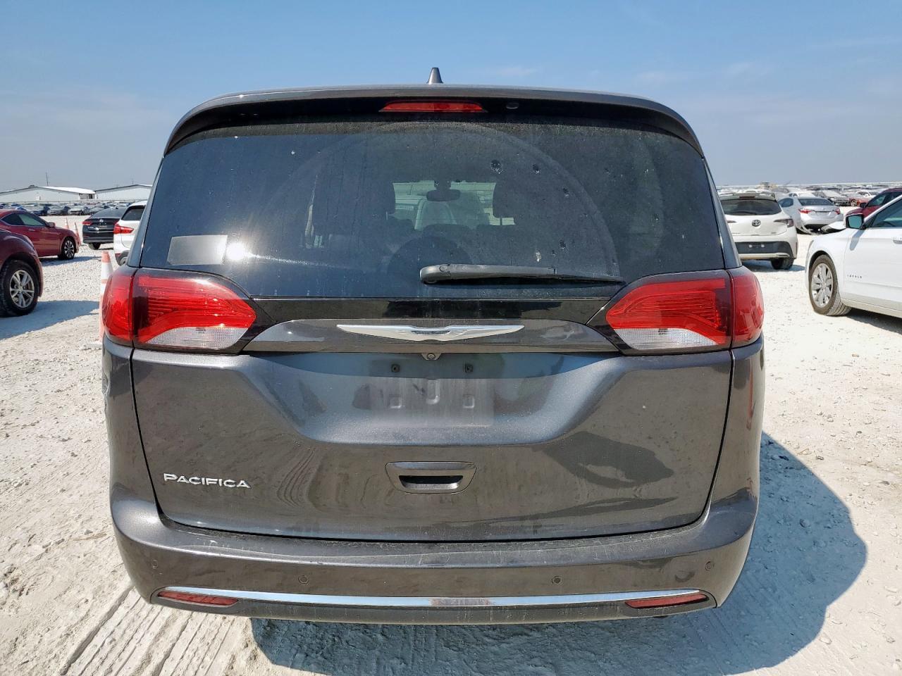 2018 Chrysler Pacifica Touring L VIN: 2C4RC1BG6JR110802 Lot: 81253365