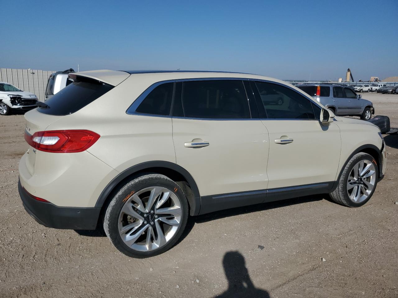 2016 Lincoln Mkx Reserve VIN: 2LMTJ8LRXGBL76121 Lot: 81871095