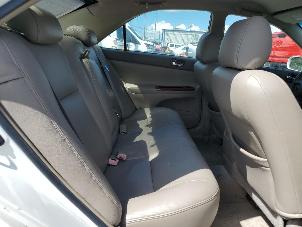 2004 Toyota Camry Le VIN: 4T1BE32K74U321439 Lot: 84229095