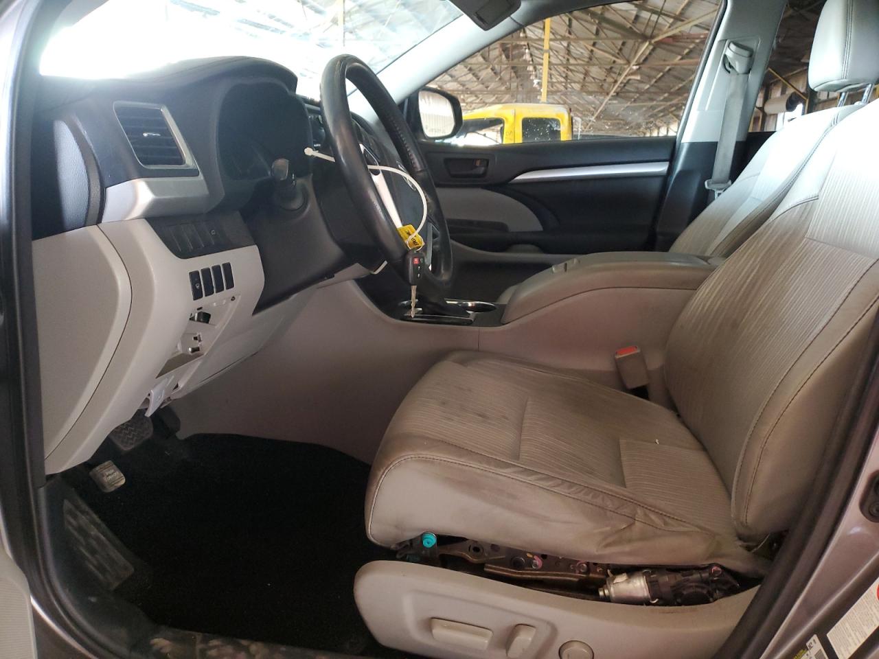 2015 Toyota Highlander Le VIN: 5TDBKRFH9FS126190 Lot: 80695635