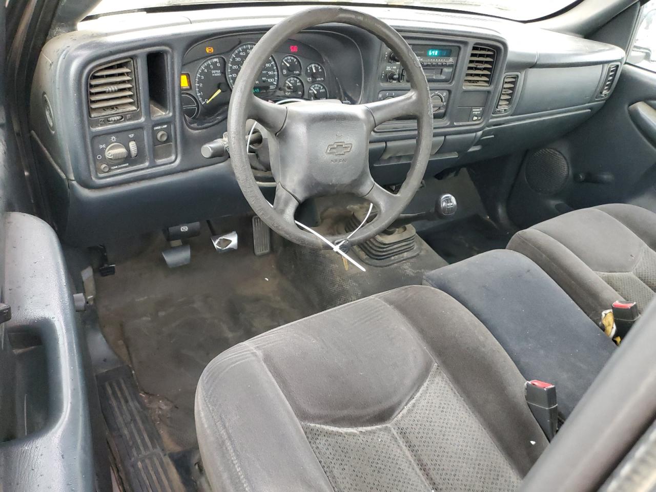 2000 Chevrolet Silverado C1500 VIN: 1GCEC14W9YZ357279 Lot: 81490685